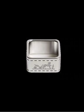 Luxury Silver Horse-Engraved Square Scarf Ring